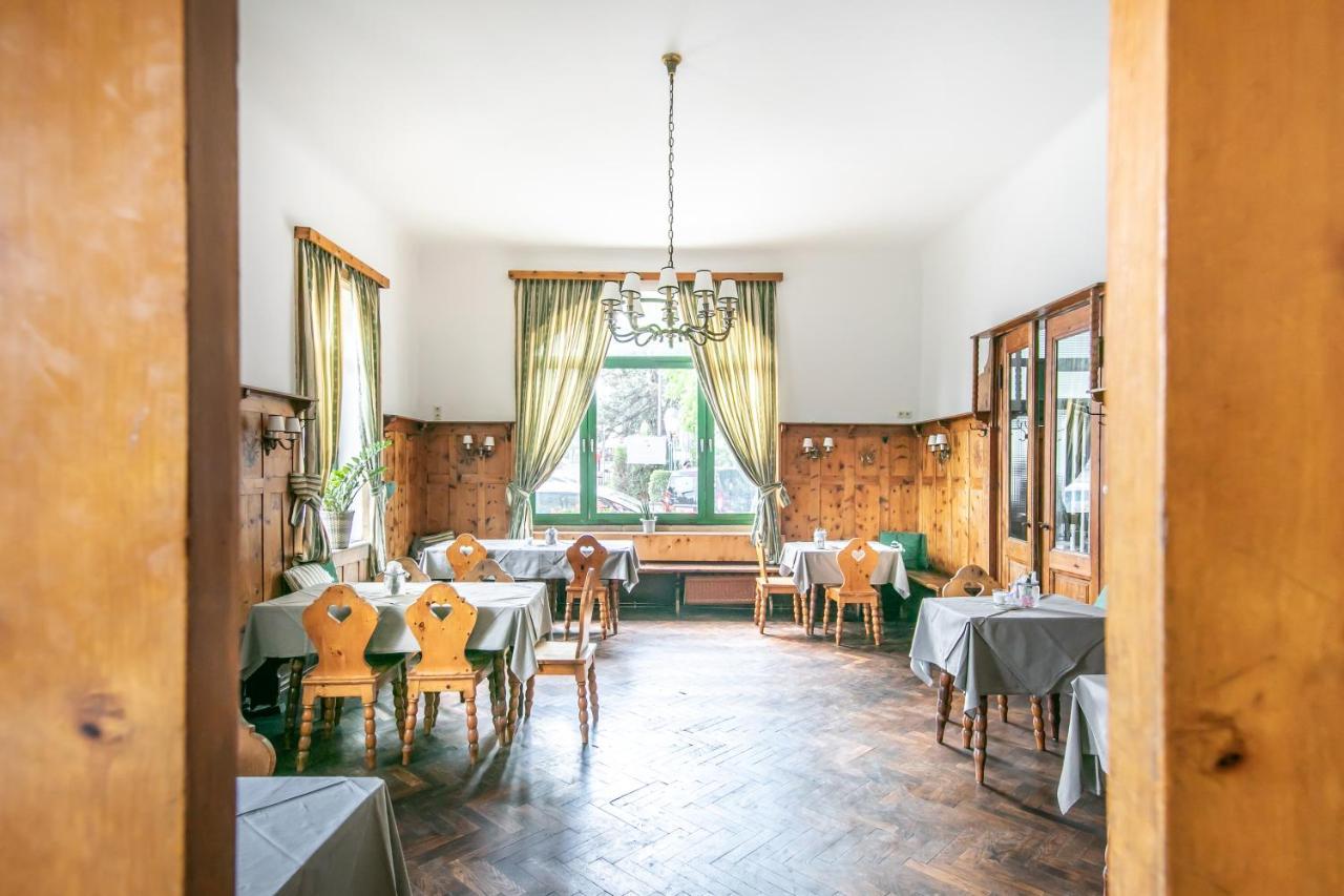 Hotel Bergwirt Schoenbrunn Відень Екстер'єр фото