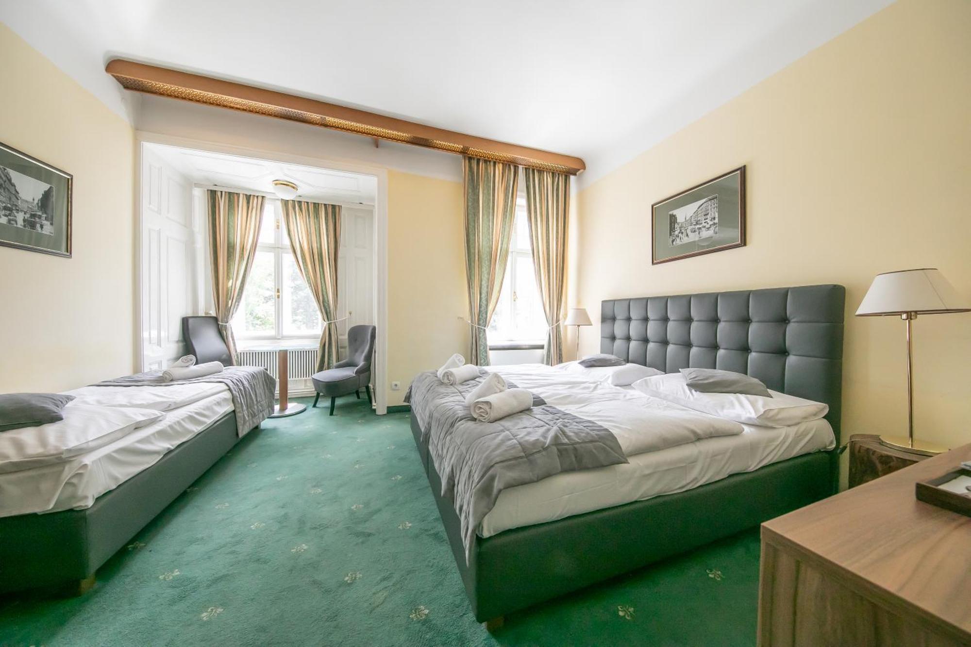 Hotel Bergwirt Schoenbrunn Відень Екстер'єр фото