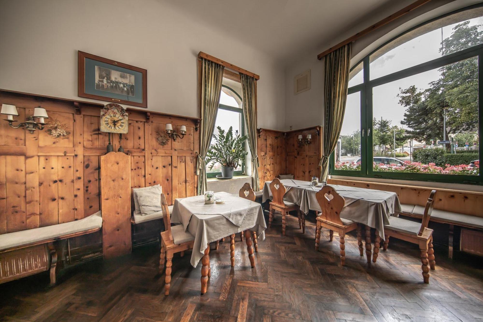 Hotel Bergwirt Schoenbrunn Відень Екстер'єр фото