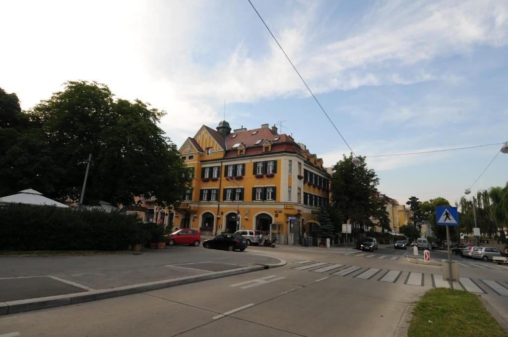 Hotel Bergwirt Schoenbrunn Відень Екстер'єр фото